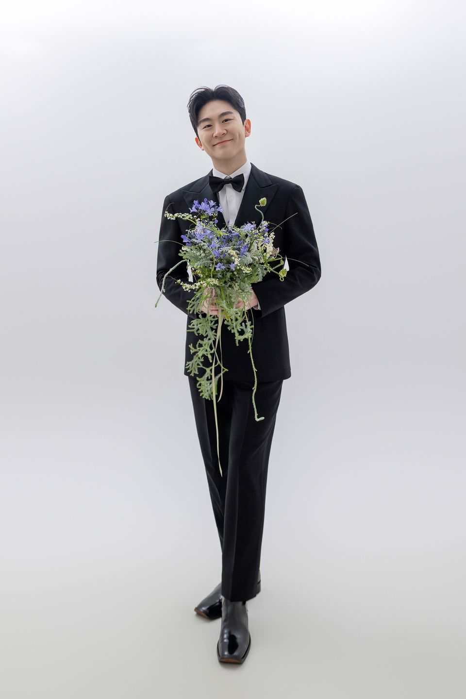 부케를 든 신랑